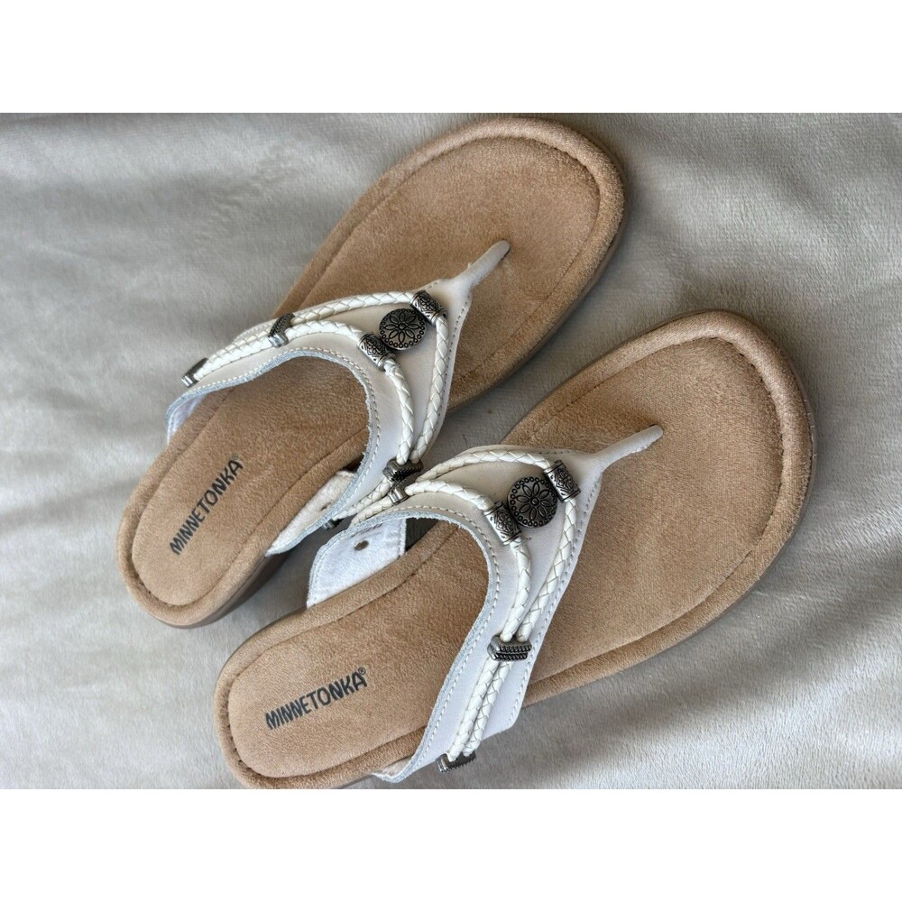 Minnetonka - White Leather Silverthorne Thong Flip Flop Sandals Sz 10 M